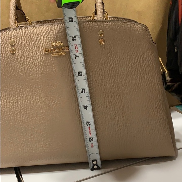 Classy Coach Purse 🧡 - Picture 7 of 7